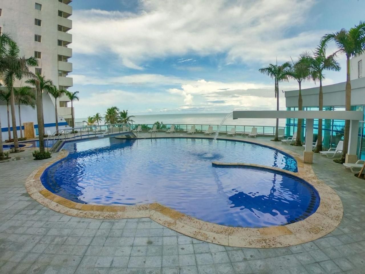 Apartamento Apto En Bocagrande Con Vista Al Mas Piso 22 *