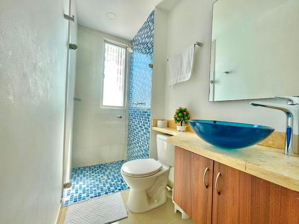 Apto En Bocagrande Con Vista Al Mas Piso 22 *