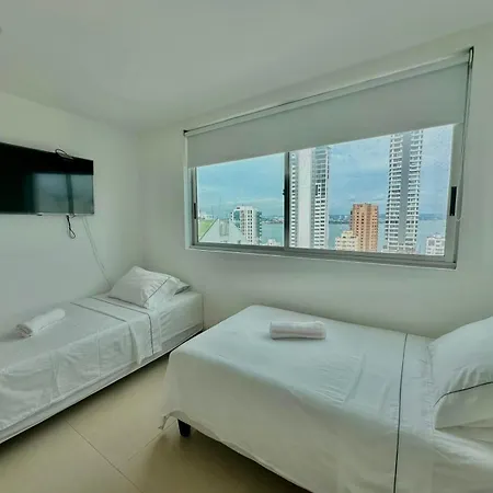 Apartamento Apto En Bocagrande Con Vista Al Mas Piso 22 *